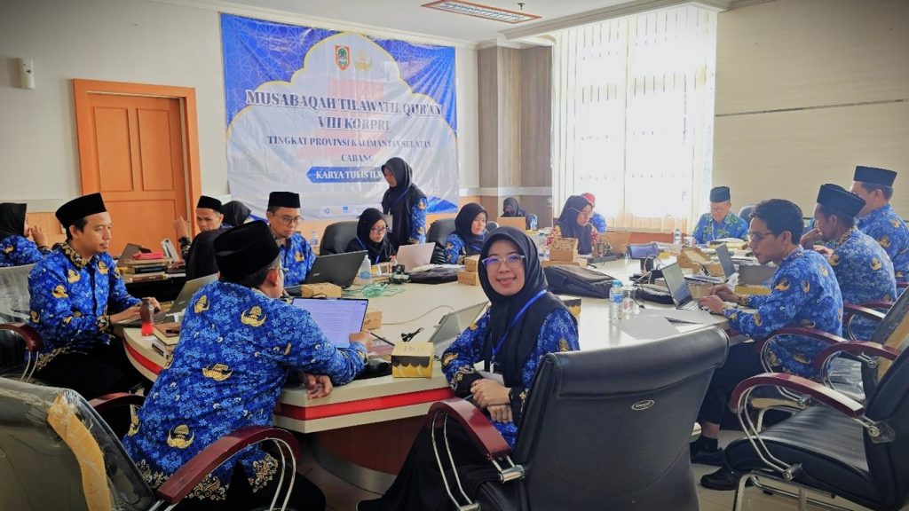 Risqiatul Hasanah, M.Sos., saat mengikuti cabang Karya Tulis Ilmiah Al-Qur’an (Foto:Humas/Rahmi Hartati)