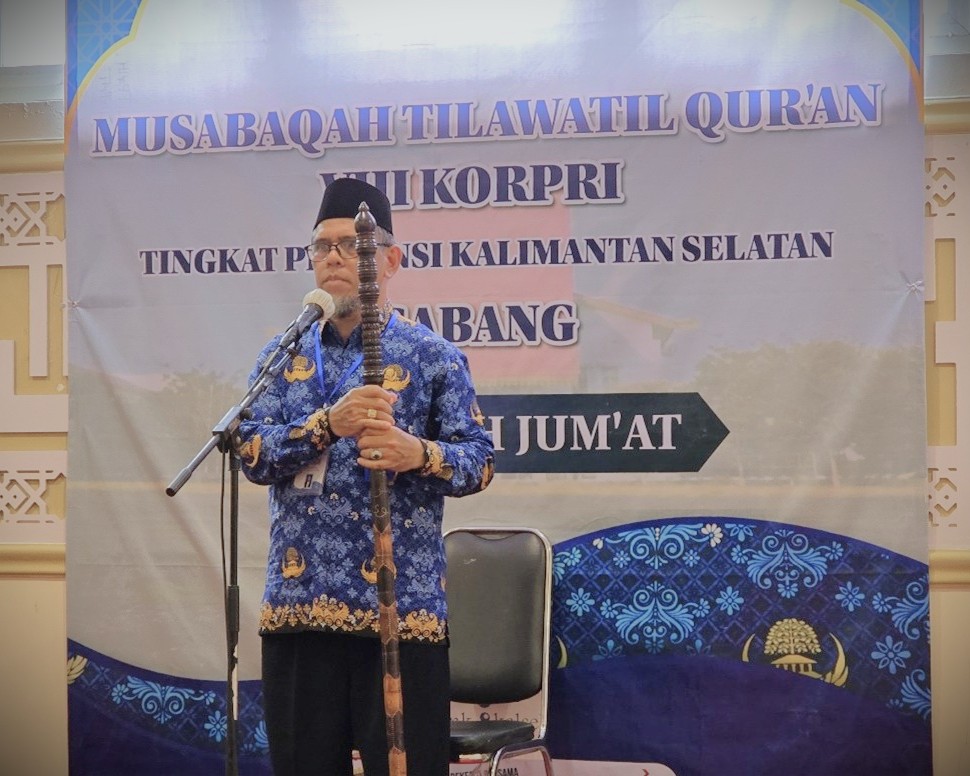 Tamjidnor, S.Ag., M.Pd.I., saat tampil pada cabang Khotbah Jumat (Foto:Humas/Rahmi Hartati)