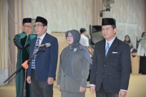 Muhammad Rif'at, Rita Nahdliaty, dan Lutpi Sahal saat dilantik (Foto:Humas/Jamal Ripani)