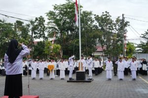 Proses pengibaran bendera (Foto:Humas) Proses pengibaran bendera (Foto:Humas)