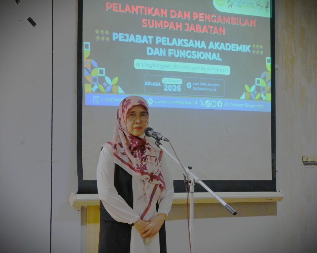 Rektor Prof. Dr. Hj. Nida Mufidah, M.Pd. saat memberikan sambutan (Foto:Humas/Jamal Ripani)