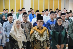 Rektor UIN Antasari saat mendampingi Sekjen Kemenag RI di acara PW ISNU Kalsel (Foto:Humas/Jamal Ripani) Rektor UIN Antasari saat mendampingi Sekjen Kemenag RI di acara PW ISNU Kalsel (Foto:Humas/Jamal Ripani)