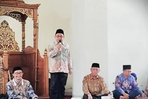 Wakil Rektor UIN Antasari Bidang Akademik dan Kelembagaan Dr. Muhdi, M.Ag. saat membuka Program Pemondokan Kampus 2 Tahap 2 2025/2026.