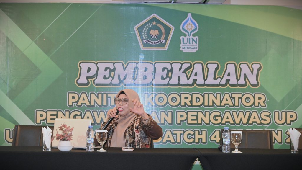 Dr. Asnil Aidah Ritonga, M.A. saat memberikan arahan (Foto:Humas/Jamal Ripani)