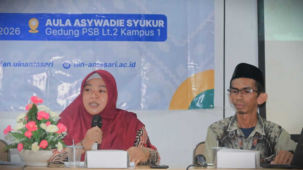 Dr. Fatwiah Noor, Lc., M.Pd. saat menjadi pemateri (Foto:Humas/Jamal Ripani)