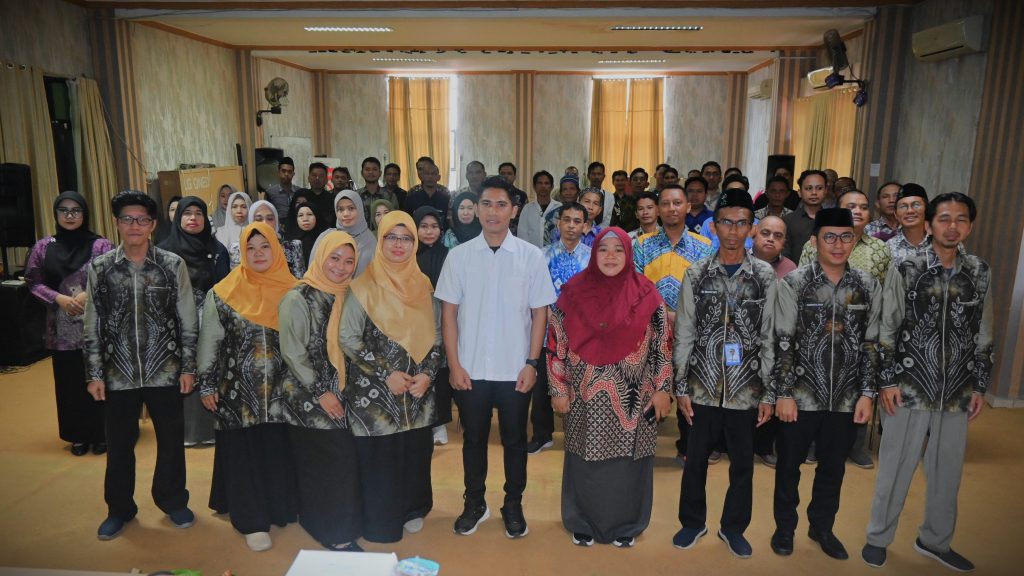 Foto bersama dengan narasumber dari BKN (Foto:Humas/Jamal Ripani)