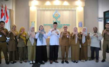 Foto bersama dengan perwakilan Pemkab Tabalong (Foto:Humas)