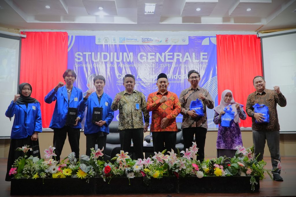 Foto bersama para pemenang kuis (Foto:Humas/Haitami)