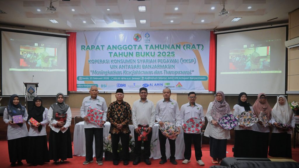 Foto bersama para peraih hadiah (Foto:Humas/Jamal Ripani)