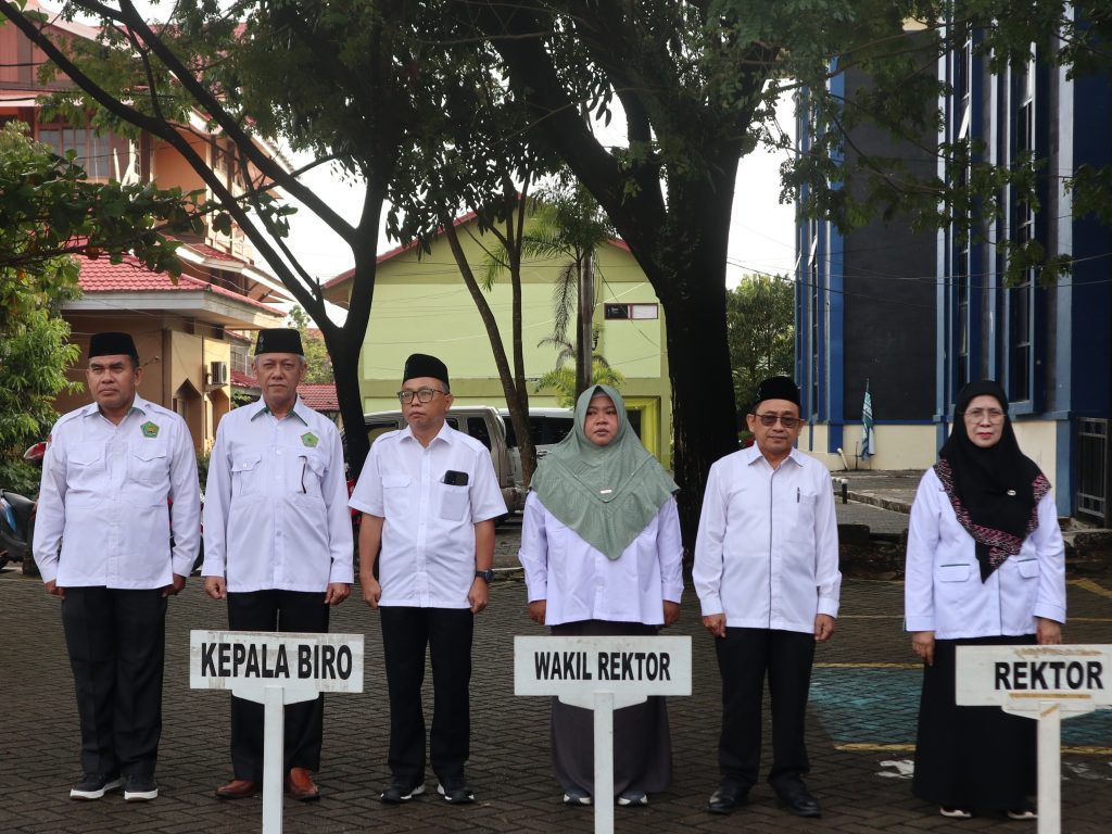 Jajaran pimpinan UIN Antasari saat mengikuti Apel mingguan (Foto:Humas/Rudy Hermawan)