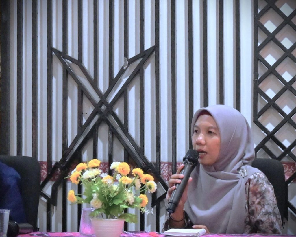 Mayang Gadih Ranti, S.Si., M.Pd. saat memberikan materi (Foto:Humas/Jamal Ripani)