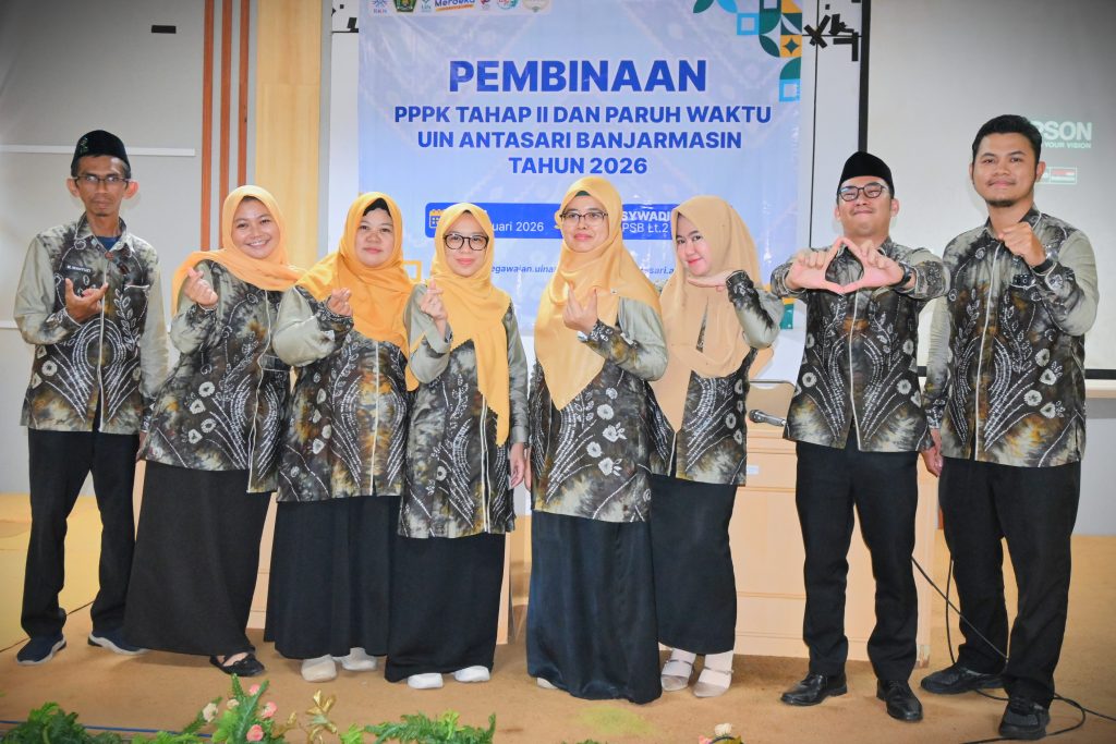 Panitia saat berfoto bersama (Foto:Humas/Jamal Ripani)