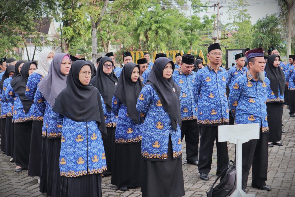 Para pegawai saat mengikuti Apel Kesadaran Nasional (Foto:Humas/Rudy Hr)