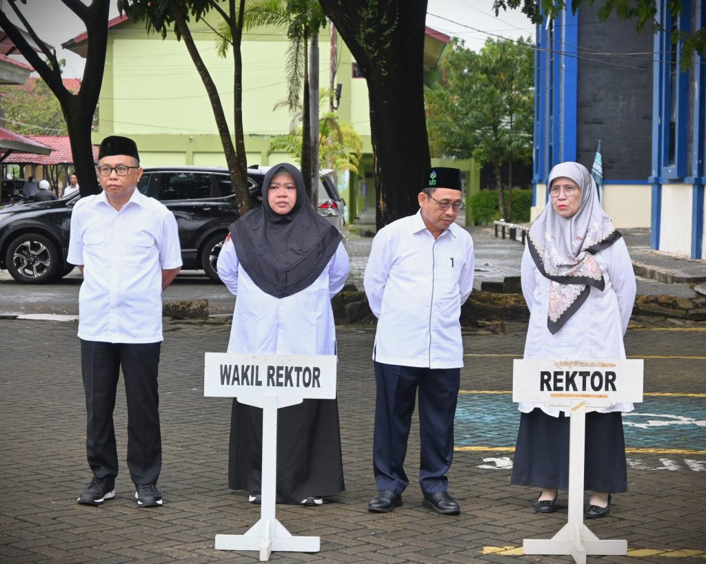 Pimpinan UIN Antasari saat bersiap mengikuti Apel Senin (Foto:Humas/Jamal Ripani)