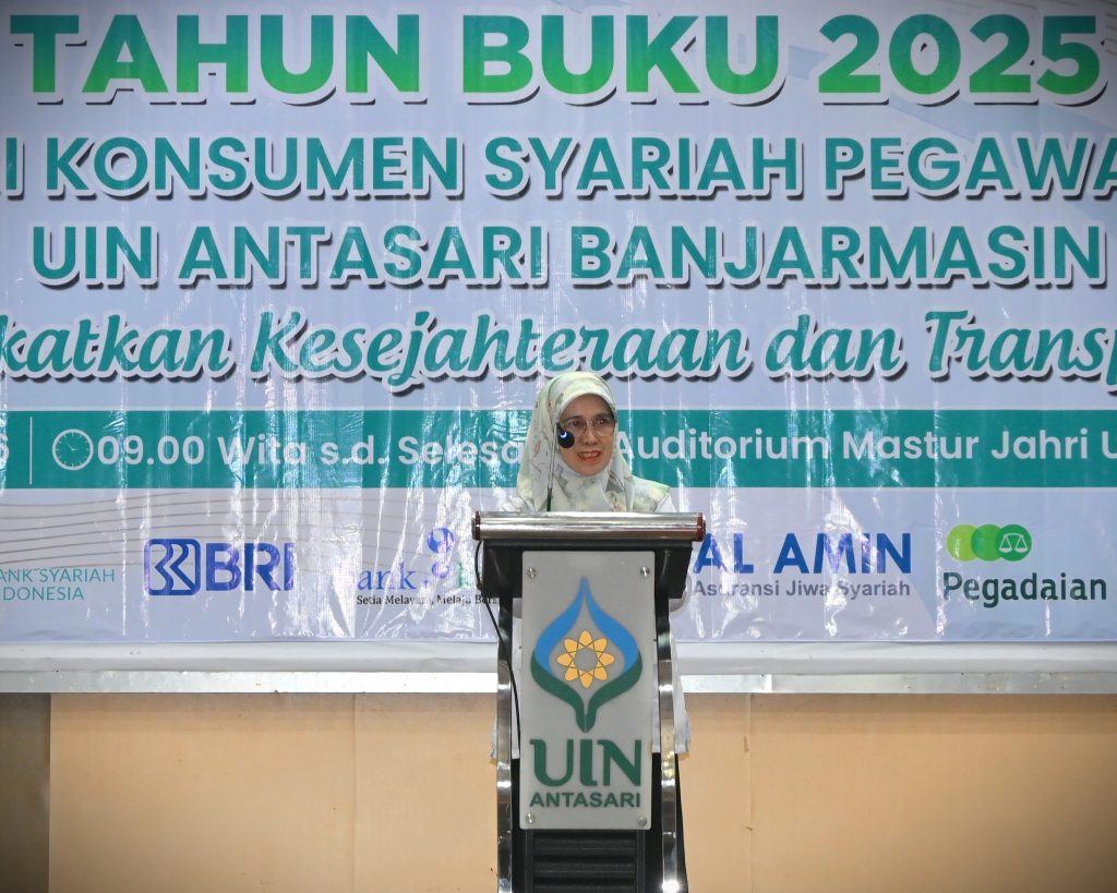 Prof. Dr. Hj. Nida Mufidah, M.Pd. saat membuka acara (Foto:Humas/Jamal Ripani)