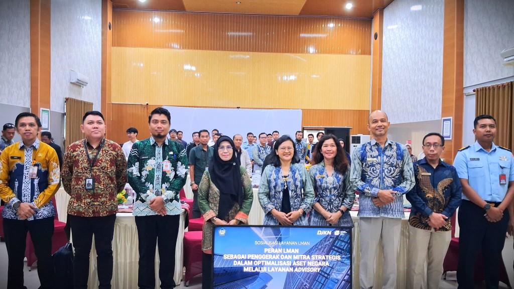 Rektor UIN Antasari saat berfoto bersama (Foto:Ruhida)