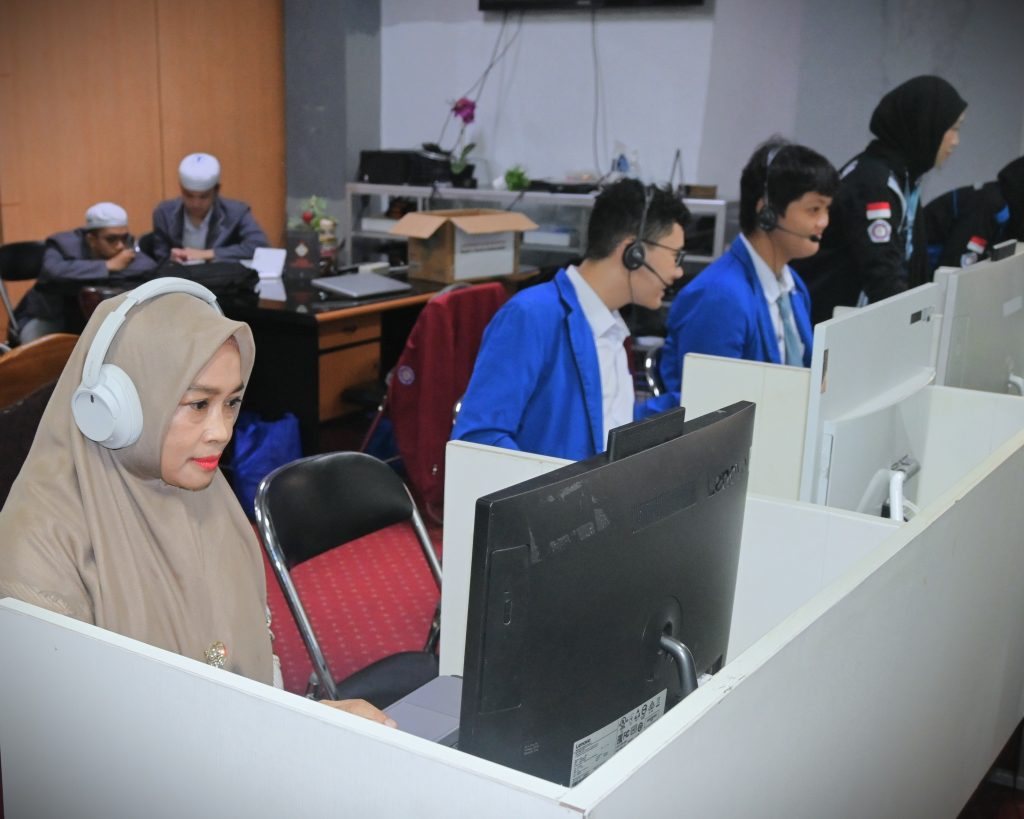Hj. Mariani, S.Ag., S.Pd.I. saat ikut berinteraksi internasional (Foto:Humas/Jamal Ripani)