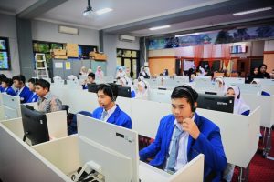 Para siswa MAN 1 Banjarmasin saat mengikuti World Clasroom (Foto:Humas/Jamal Ripani)