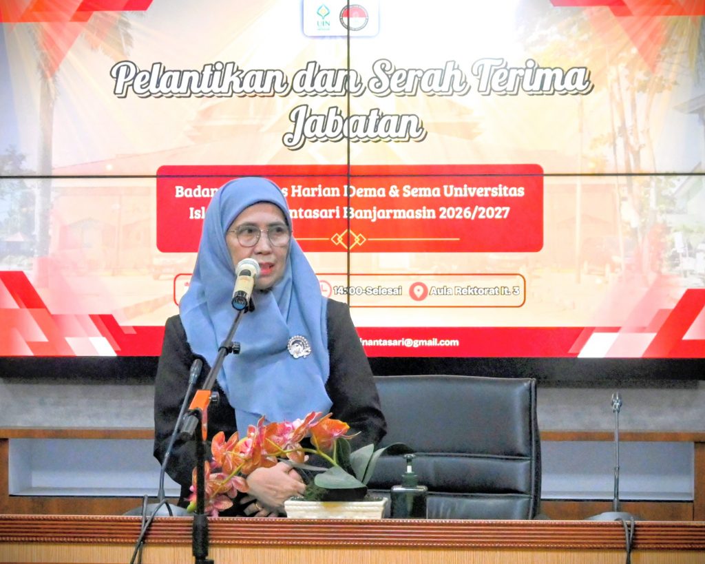 Rektor Prof. Dr. Hj. Nida Mufidah, M.Pd. saat memberikan arahan (Foto:Humas/Jamal Ripani).JPG