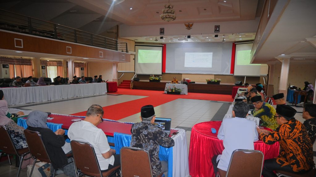 Suasana rapat senat perdana (Foto:Humas/Jamal Ripani)