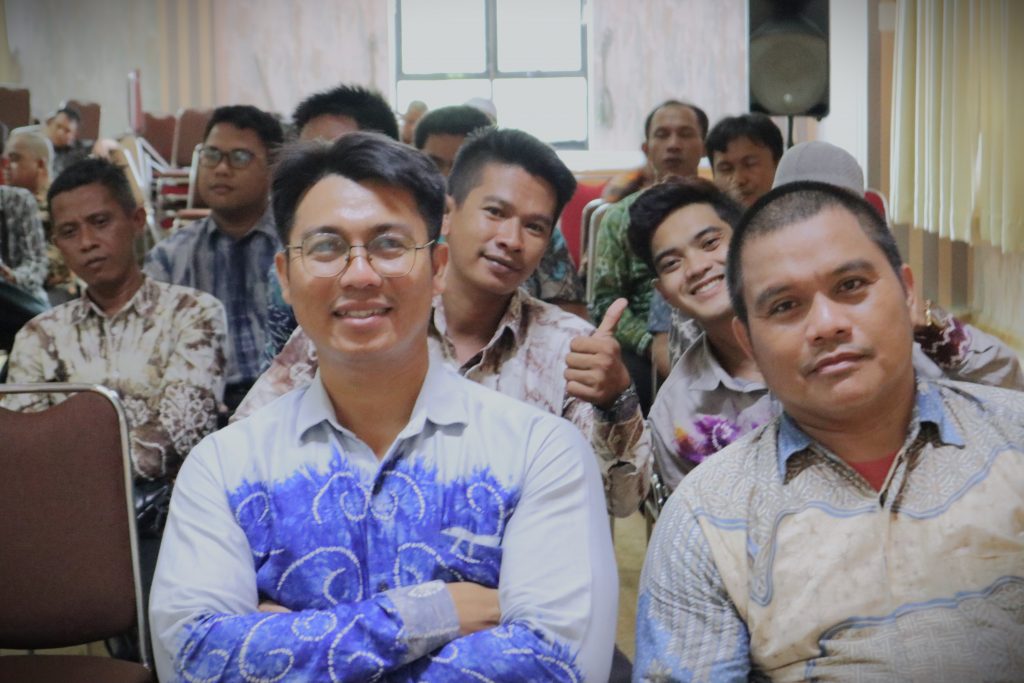 Bakhrul Razi (mengenakan kacamata) saat mengikuti sosialisasi (Foto:Humas)