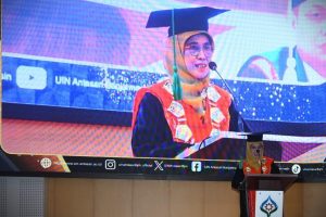 Prof. Dr. Hj. Nida Mufidah, M.Pd. saat memberikan sambutan (Foto:Humas/Jamal Ripani)