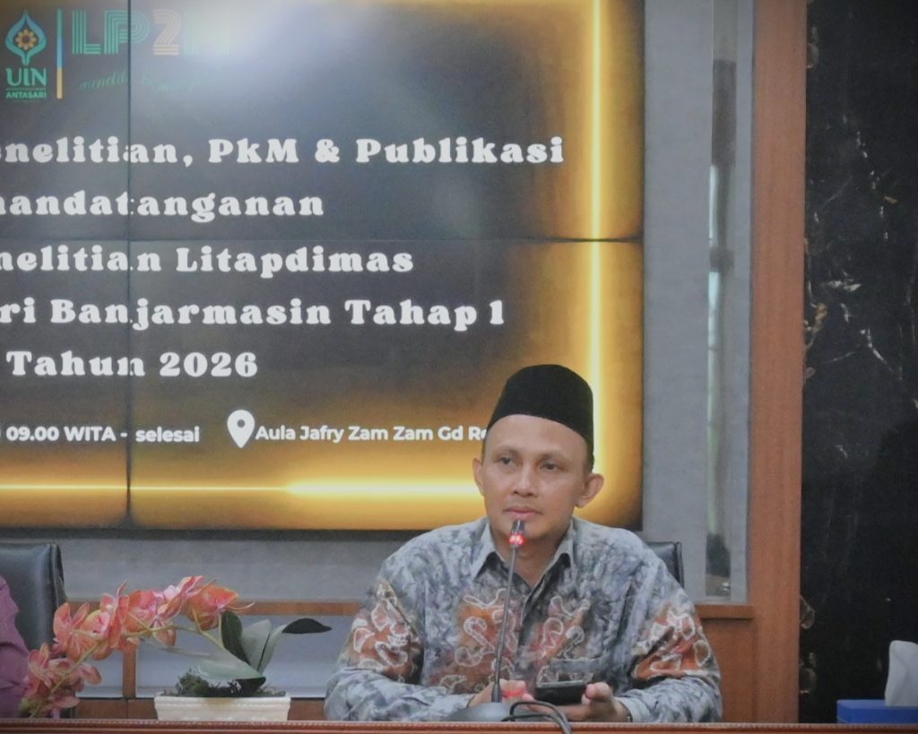 Dr. Budi Rahmat Hakim, M.H. saat menyampaikan laporan (Foto:Humas/Haitami)