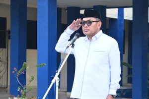 Dr. H. Zainal Ilmi, M.Pd. saat menjadi pembina apel, 20 April 2026 (Foto:Humas/Jamal Ripani)