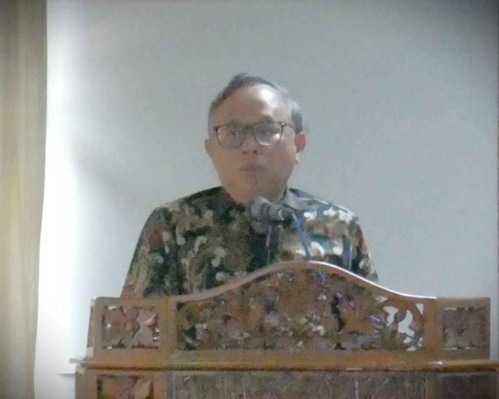 Dr. Irfan Noor, M.Hum. saat membuka acara.