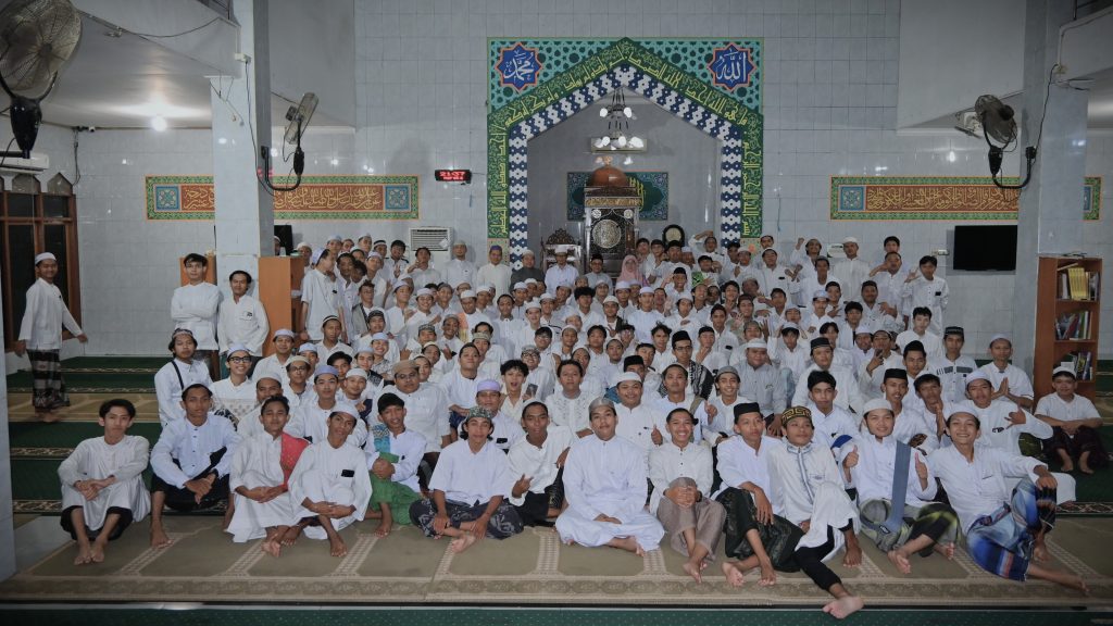 Foto bersama mahasantri (Foto:Humas)