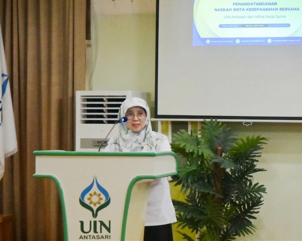 Prof. Dr. Hj. Nida Mufidah, M.Pd. saat memberikan sambutan (Foto:Humas/Jamal Ripani)