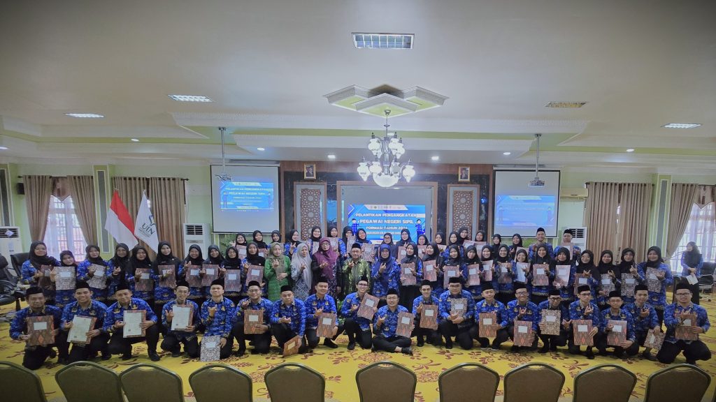 Foto bersama usai pelantikan (Foto:Humas/Neco EP)