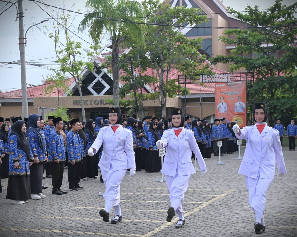 Azka Nabila bersama temannya usai menjalankan tugas (Foto:Humas/Jamal Ripani)