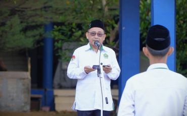 Dr. Muhdi, M.Ag. saat menjadi pembina apel, 11 Mei 2026 (Foto:Humas/Neco EP)