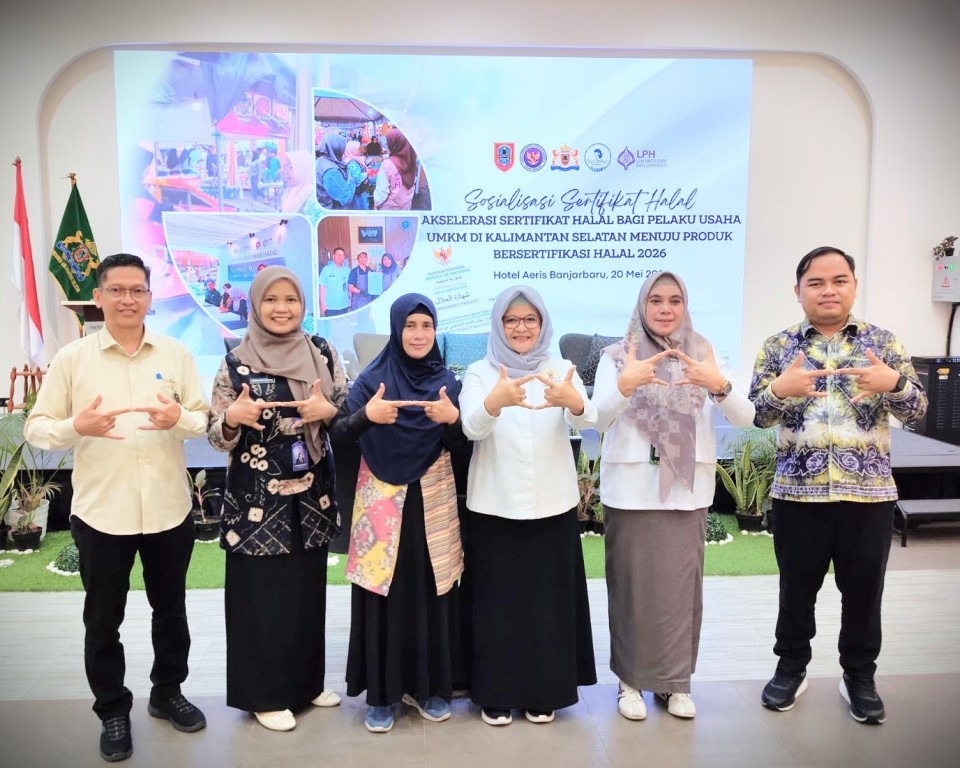 Foto bersama usai pembukaan.