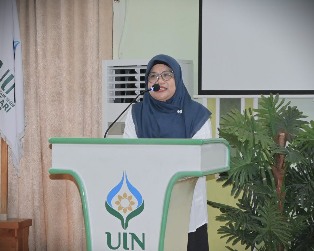 Mahmudah, M.Pd.I. saat menyampaikan laporan (Foto:Humas/Jamal Ripani)