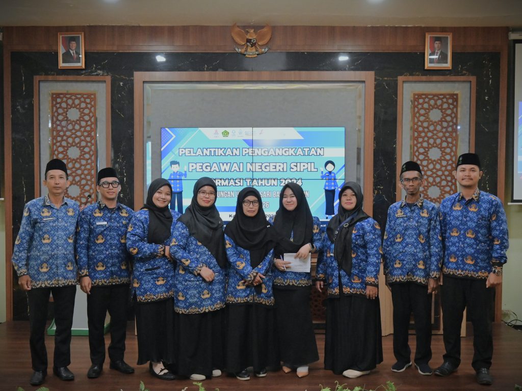Para panitia saat berfoto bersama (Foto:Humas/Jamal Ripani)