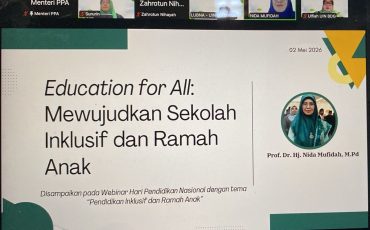 Rektor Prof. Dr. Hj. Nida Mufidah, M.Pd. saat menjadi narasumber di webinar nasional Hardiknas 2026 (Foto:Istimewa)