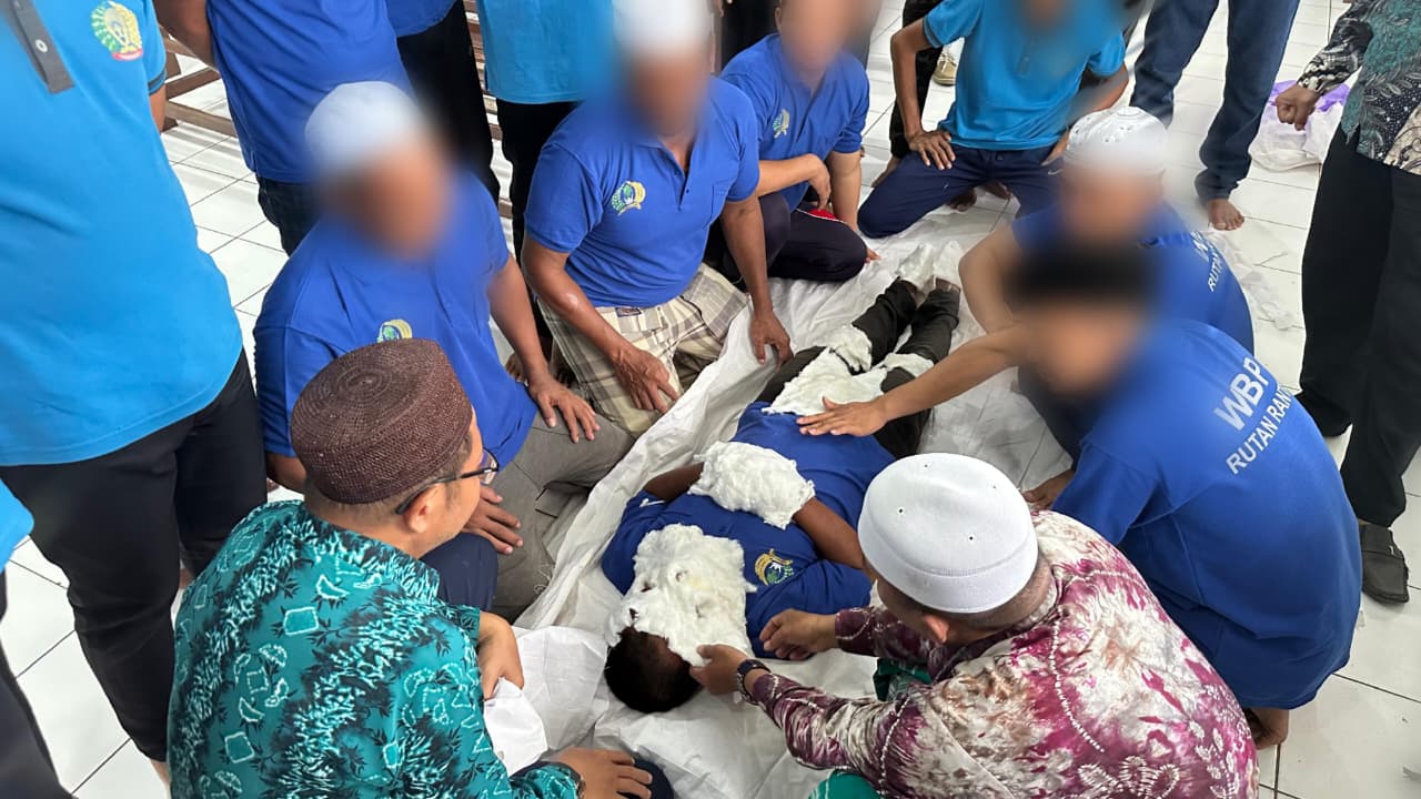 Suasana pelatihan pengurusan jenazah.