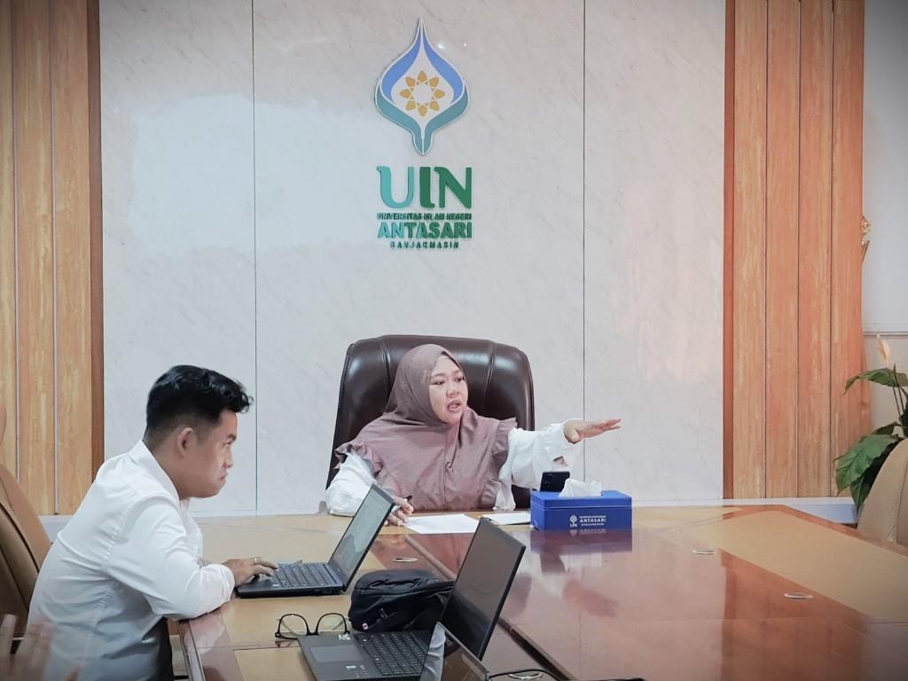 Wakil Rektor Dr. Fatwiah Noor, Lc., M.Pd. saat memberikan arahan (Foto:Humas)