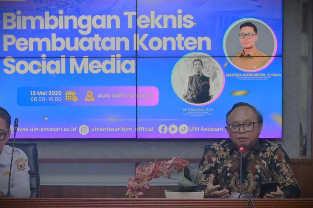 Wakil Rektor UIN Antasari Bidang Kemahasiswan dan Kerja Sama Dr. Irfan Noor, M.Hum. saat memberikan sambutan (Foto:Humas/Jamal Ripani)