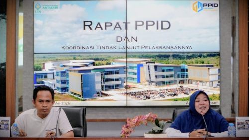 Wakil Rektor UIN Antasari Bidang AUPK Dr. Fatwiah Noor, Lc., M.Pd. saat memberikan arahan (Foto:Humas/Neco EP)