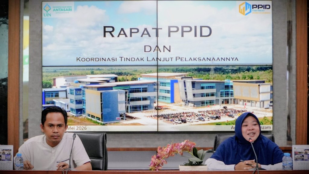 Wakil Rektor UIN Antasari Bidang AUPK Dr. Fatwiah Noor, Lc., M.Pd. saat memberikan arahan (Foto:Humas/Neco EP)