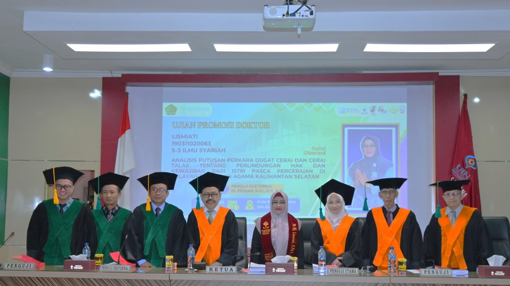 Dr. Hj. Lismiati, S.Pd.I., M.Ag. usai dinobatkan meraih gelar S-3 (Foto:Humas/Jamal Ripani)
