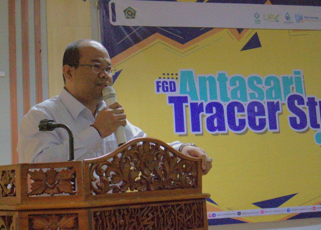 Dr. Taufik Hidayat, S.Psi., Psikolog, M.Kes. saat membuka acara.