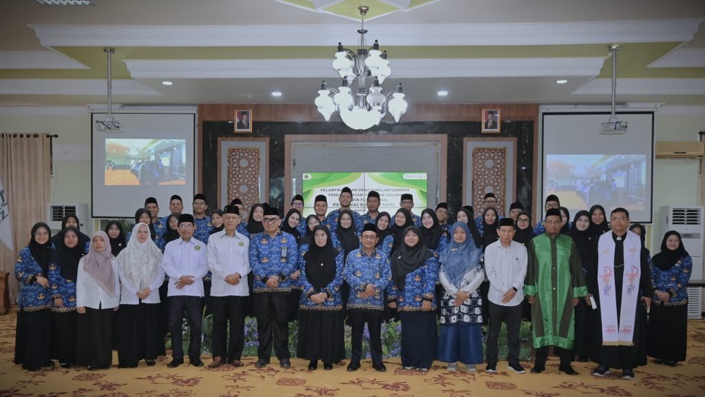 Foto bersama usai pelantikan (Foto:Humas/Jamal Ripani)
