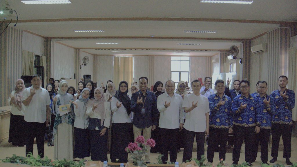 Foto bersama usai pembukaan.