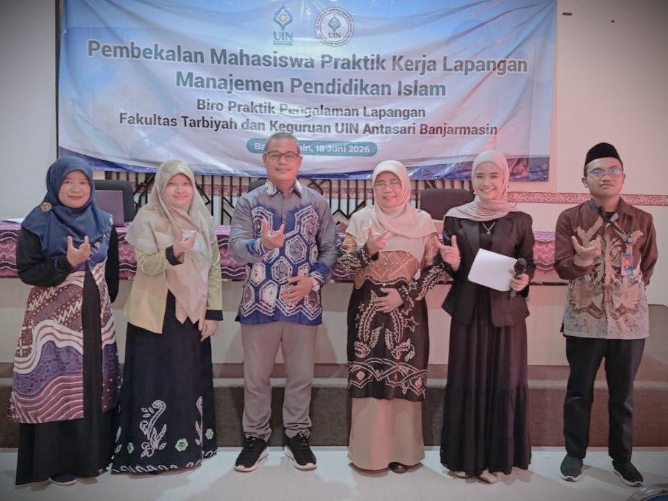 Foto bersama usai pembukaan.