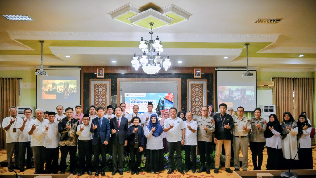 Foto bersama usai pembukaan acara (Foto:Humas/Jamal Ripani)