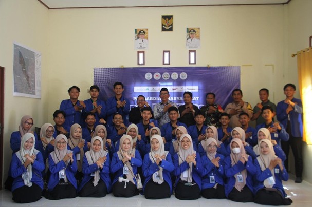 Foto bersama usai pembukaan.